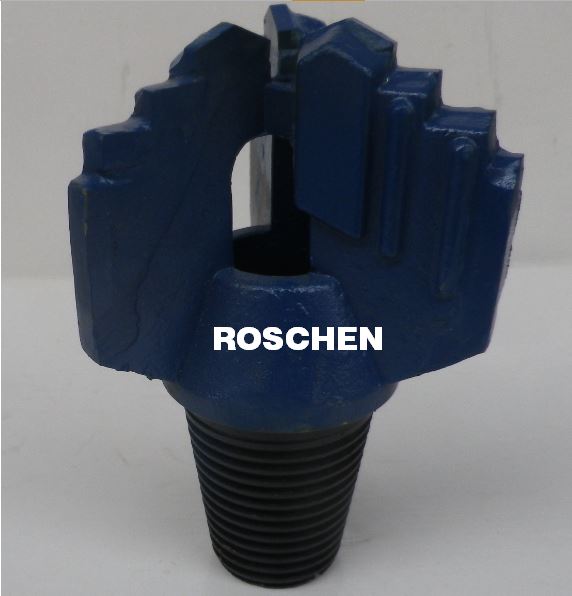 ثلاث بتات الجناح